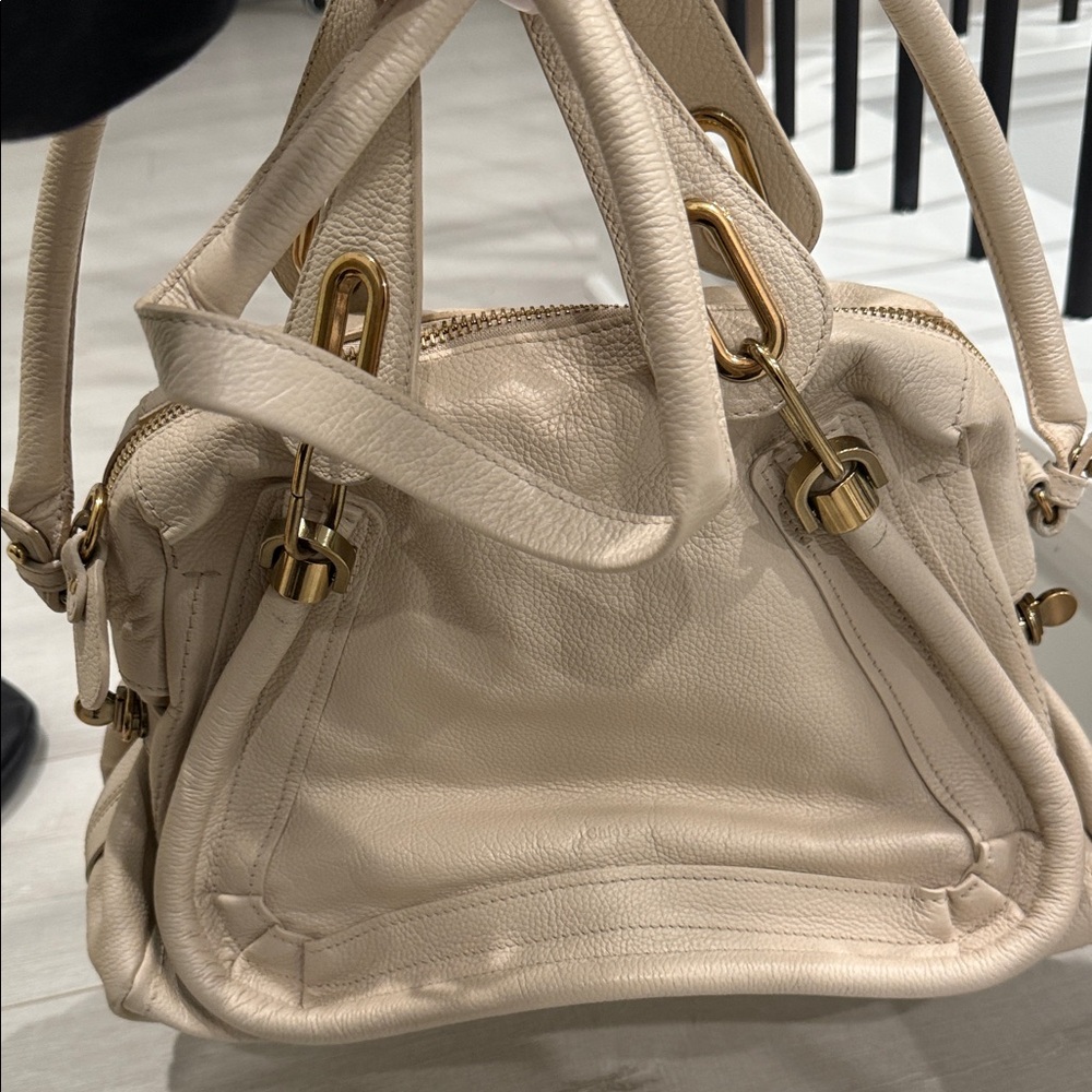 Chloe Elegant Cream Leather Handbag